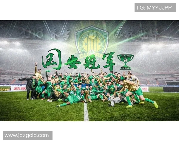 九几年经典足球明星海报回顾见证青春岁月与激情瞬间的珍贵记忆 九几年经典足球明星海报回顾见证青春岁月与激情瞬间的珍贵记忆