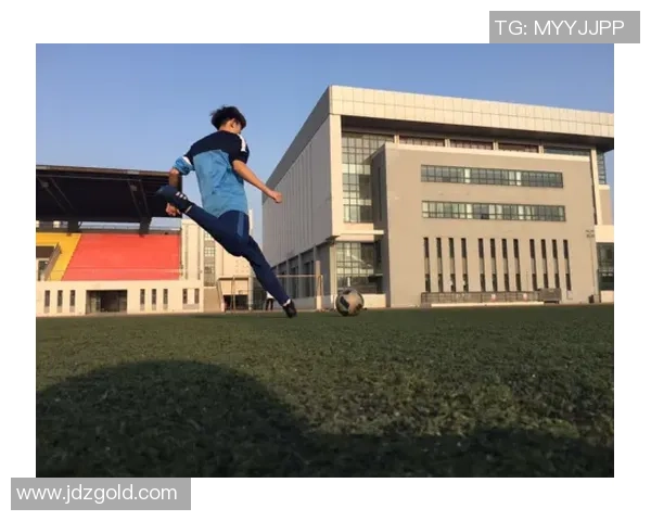 张丽专访：从绿茵场到人生舞台的足球旅程回顾与展望